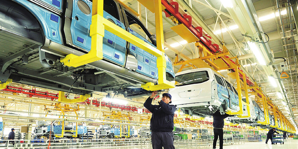 前三季度工業(yè)經(jīng)濟(jì)平穩(wěn)運(yùn)行，新型工業(yè)化加快推進(jìn)